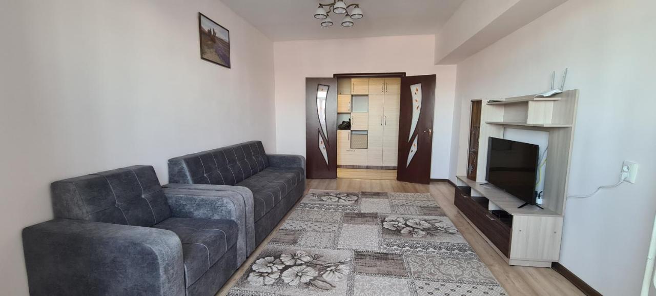 Flat In Central Bishkek Exteriör bild