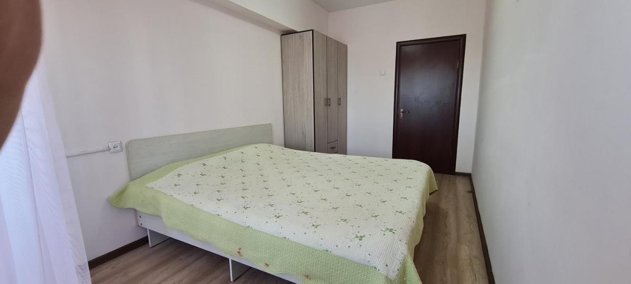 Flat In Central Bishkek Exteriör bild